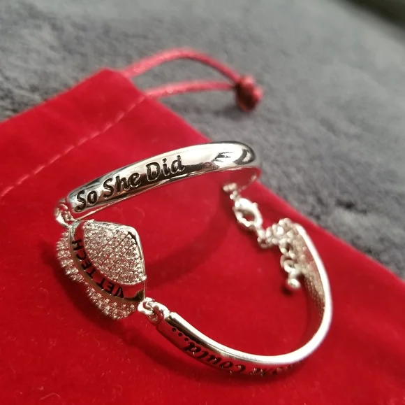 Vet Tech bracelet - Picture 3 of 5